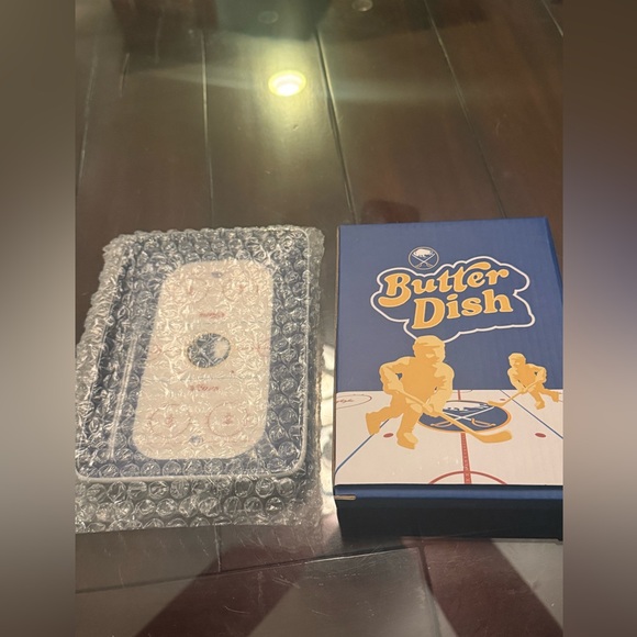 Sabres Hockey Themed Butter Dish - Picture 4 of 8